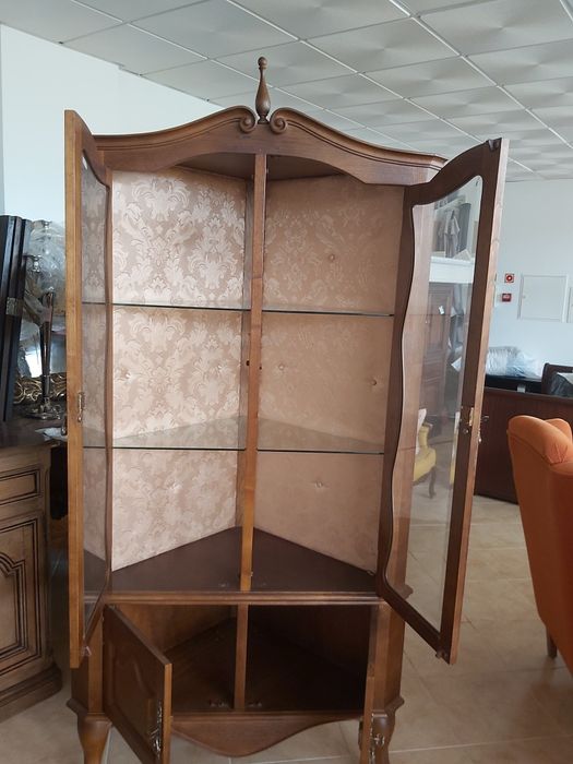 Cristaleira de canto