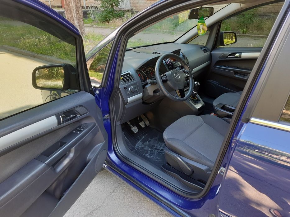 Продам Opel Zafira B