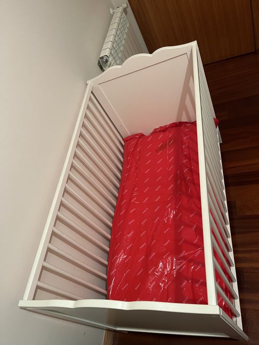 Berço Ikea semi novo + Colchão