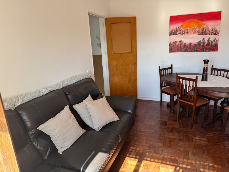 Arrenda quarto para casal em Algés