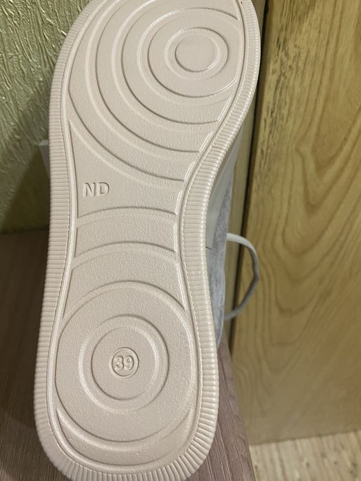 Продам жіночі лофери