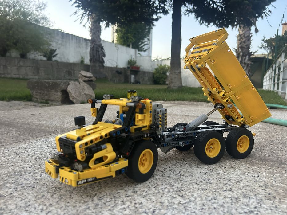 Lego Technic 8264 - Camião Transportador