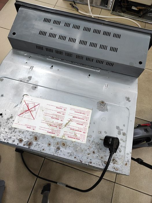 Продам духову шафу електричну KAISER EH6920