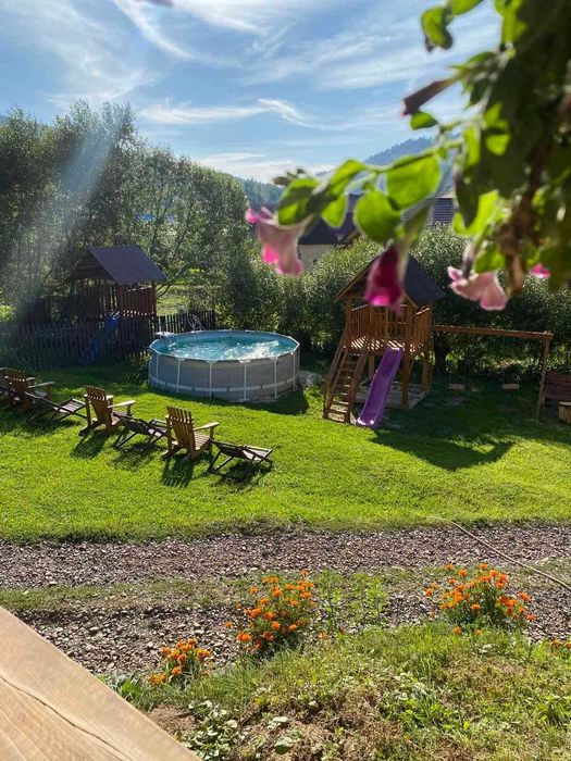 Котедж на. 5 спалень. Басейн. Чан. Тераса.  Вид на гори