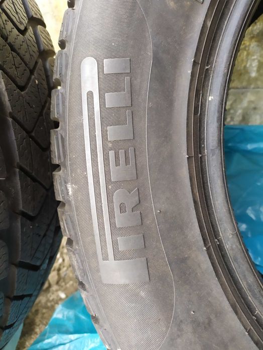 Шины Б\У PIRELLI 215\60\16 С антипрокольным покрытием.