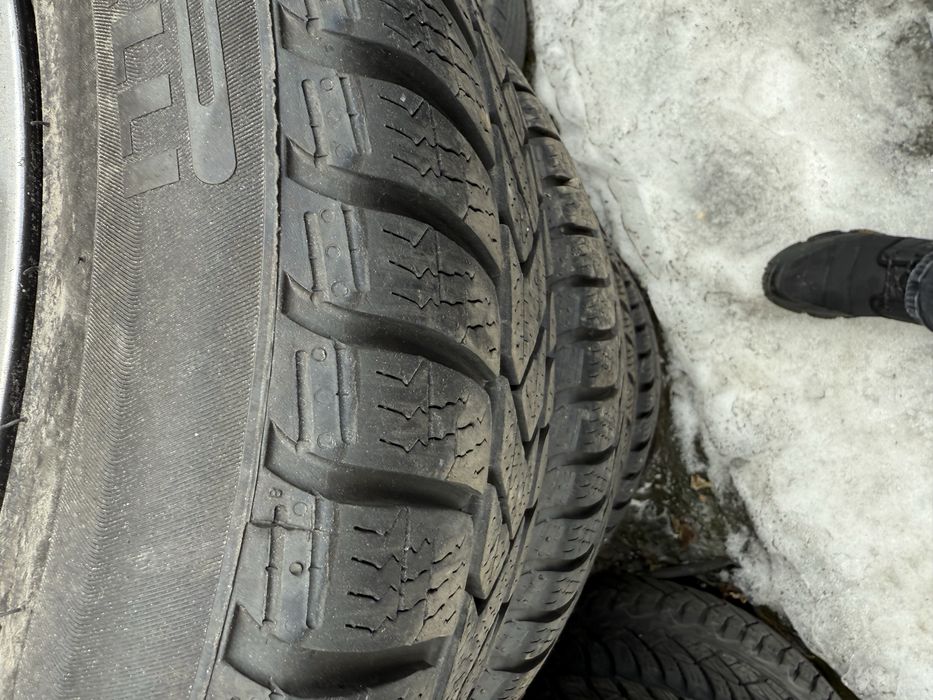Зимние шины Pirelli Winter Sottozero 3 215/55 R17 98V XL