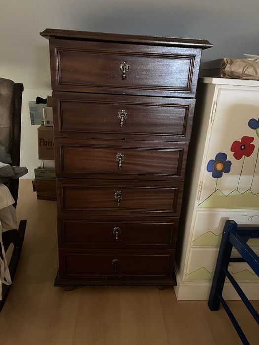 Camiseiro de madeira