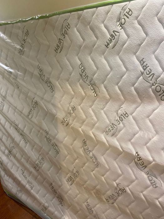 Colchão em visco elástico64585878072834121