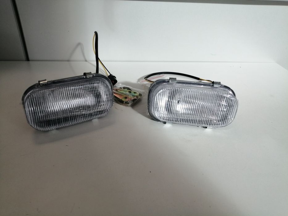 Farol farolim de nevoeiro Mitsubishi canter FE649 FE659