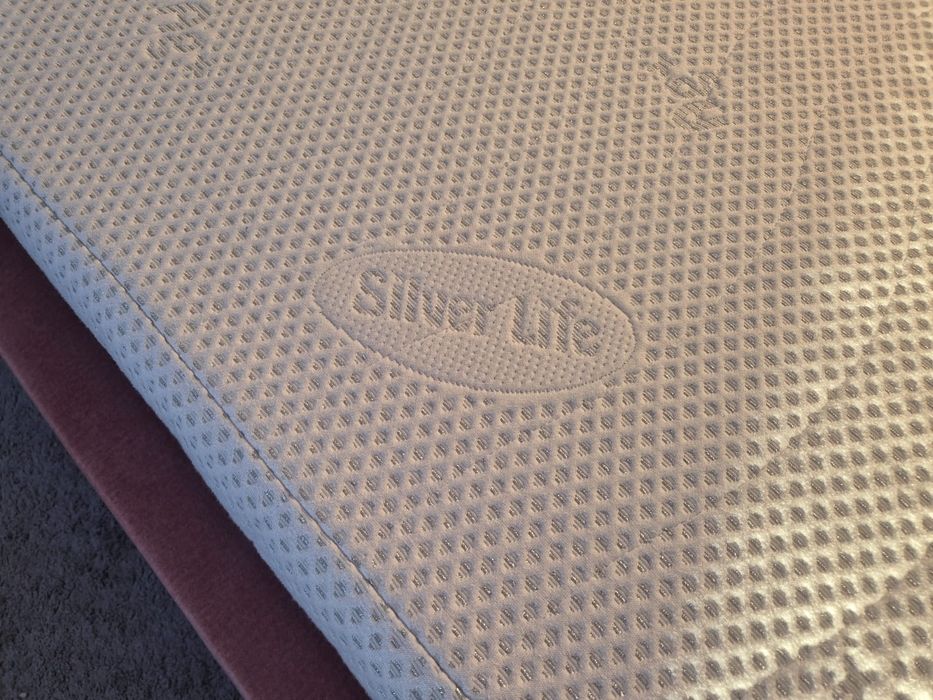 Łóżko tapicerowane