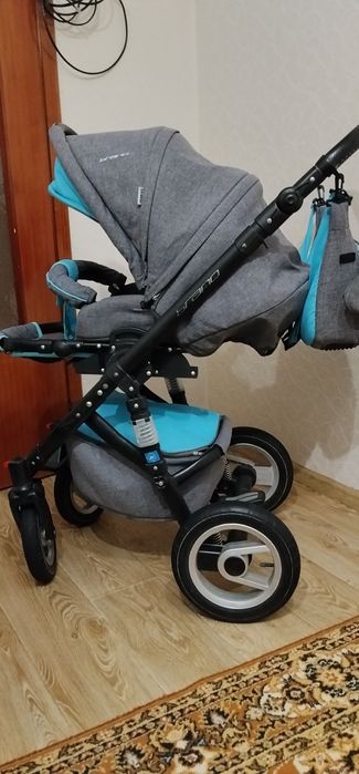 Продам коляску 2 в 1