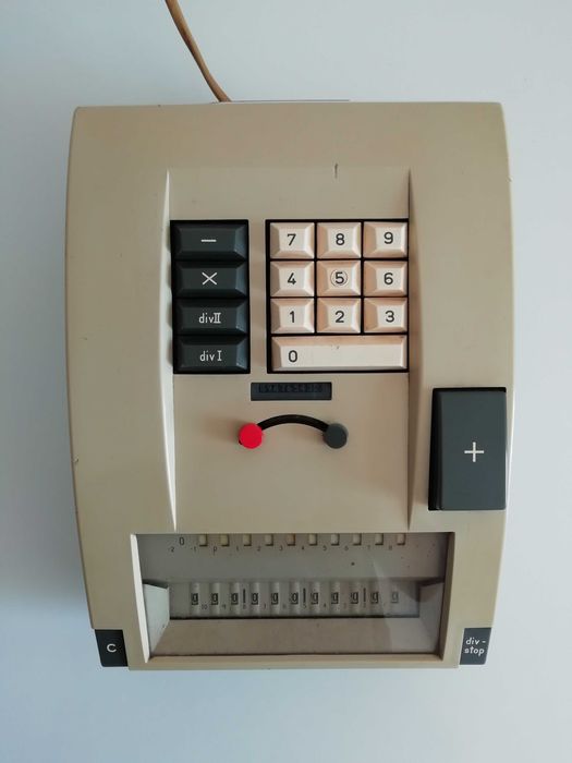 Antiga máquina de calcular elétrica Contex 55