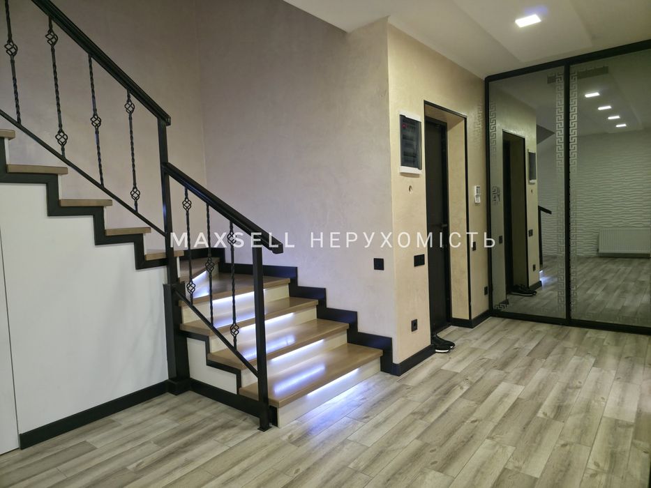 Продам 2-рівневу квартиру в елітній новобудові в центрі міста