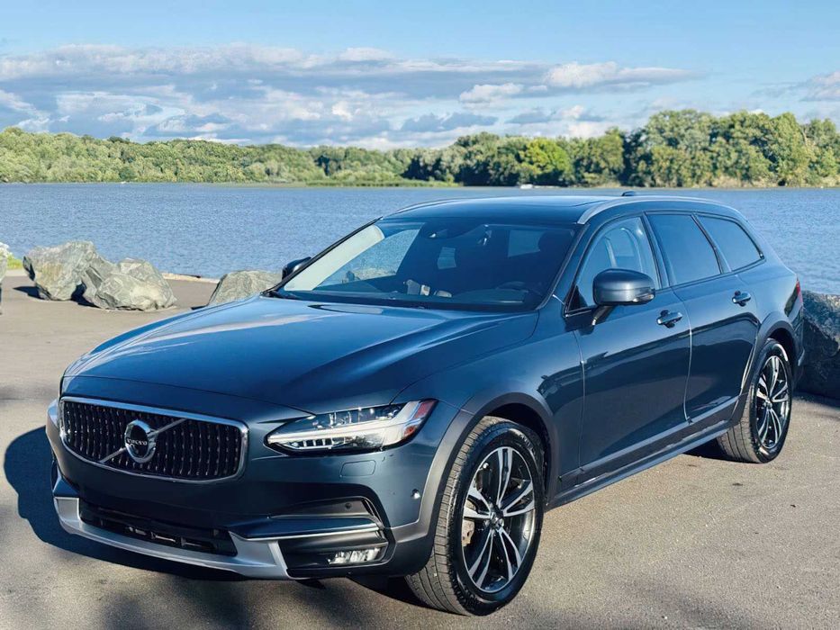 Volvo V90 Cross Country T5      2018
