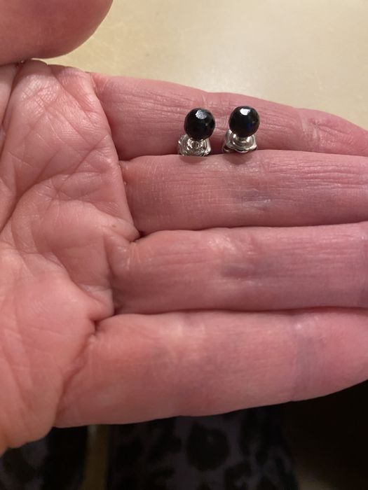 Srebrne kolczyki czarne kulki