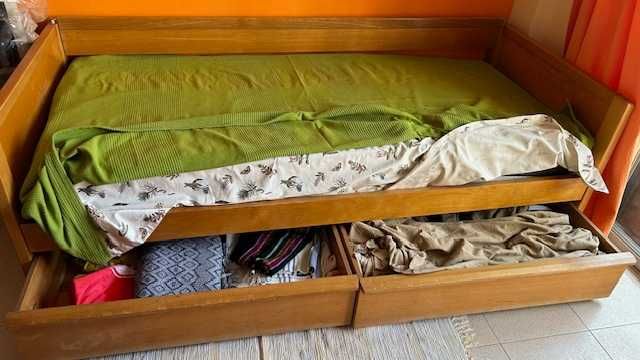 Cama de solteiro em pinho c/ gavetões (90 x 200 cm)