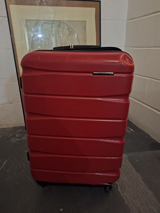 Mala de viagem de porão com defeito