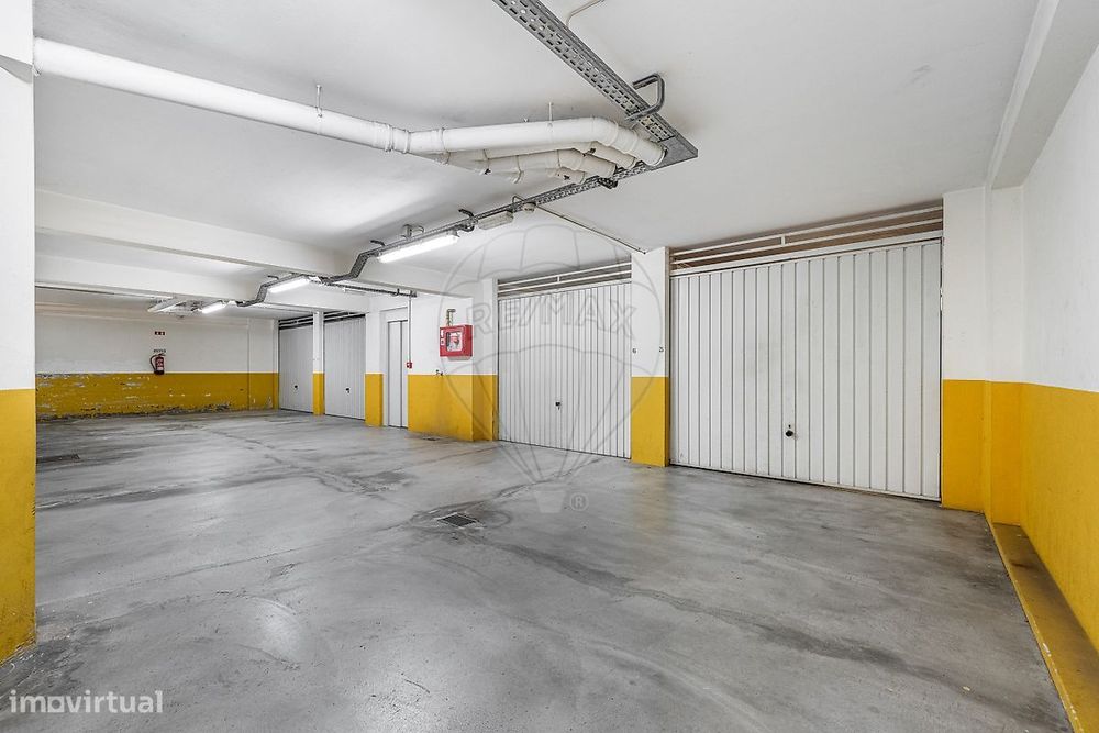 Apartamento T2 com suite e garagem fechada, em Nogueira, Braga!
