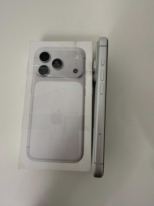 iPhone 17pro 256gb silver