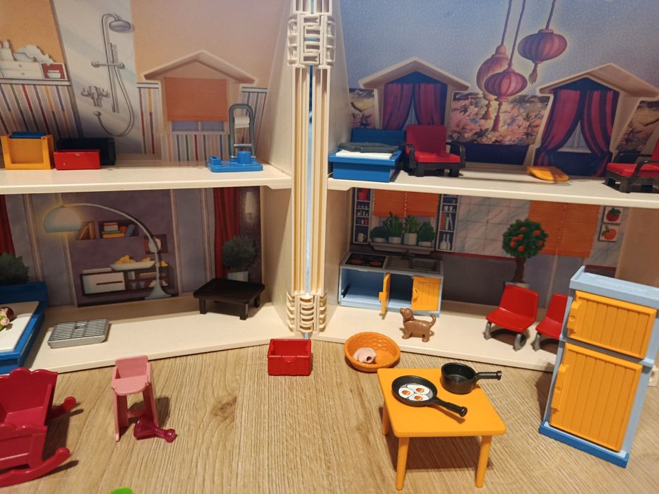 Domek plastikowy  Playmobil - dla lalek