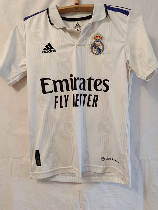 Комплект футбольної форми клубу Реал Мадрид гравця Бензема вживана