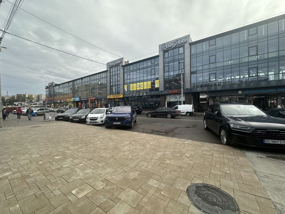 Комерційне приміщенн 400м у центрі міста