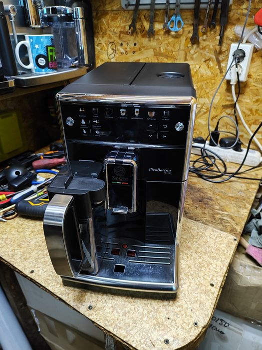 Кофемашина, кавоварка Saeco, Delonghi, Philips