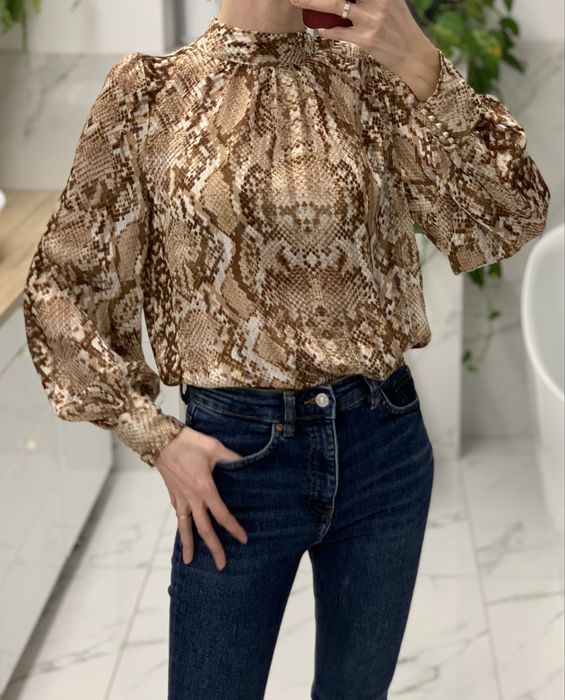 Bluzka bezowa skora weza z szyfonu bufiaste rekawy do pracy na jesien