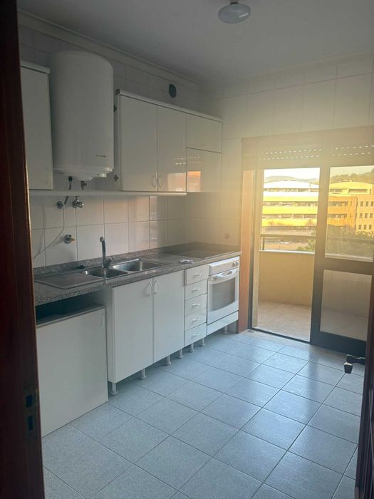 Apartamento T1 Lamaçães, Makro