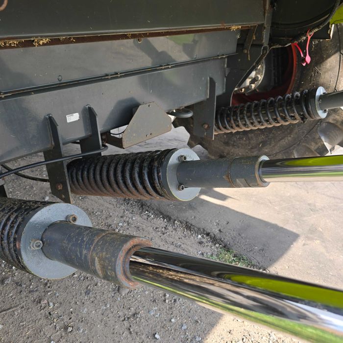 Свіжий claas lexion 460 з жаткою