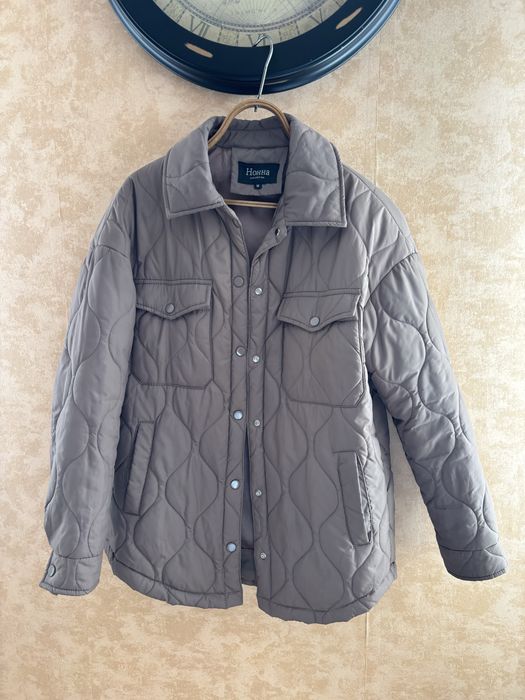 Легка весняна куртка