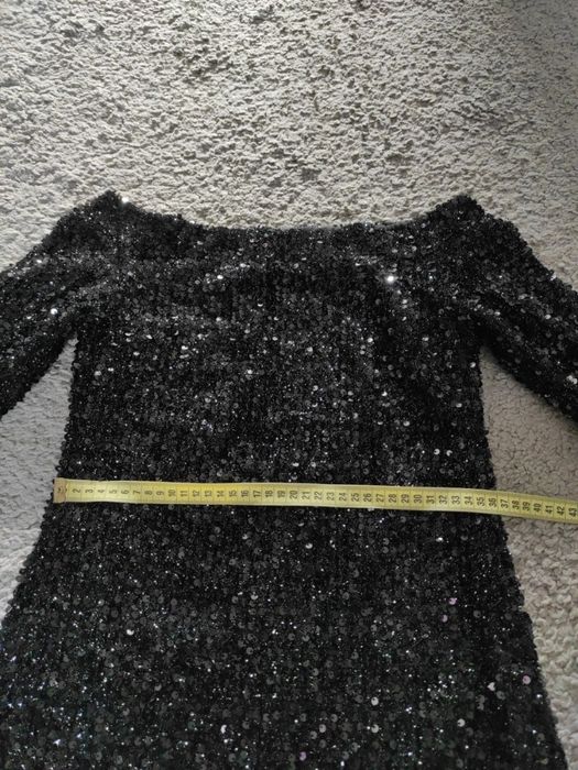 Маленька чорна вечірня сукня