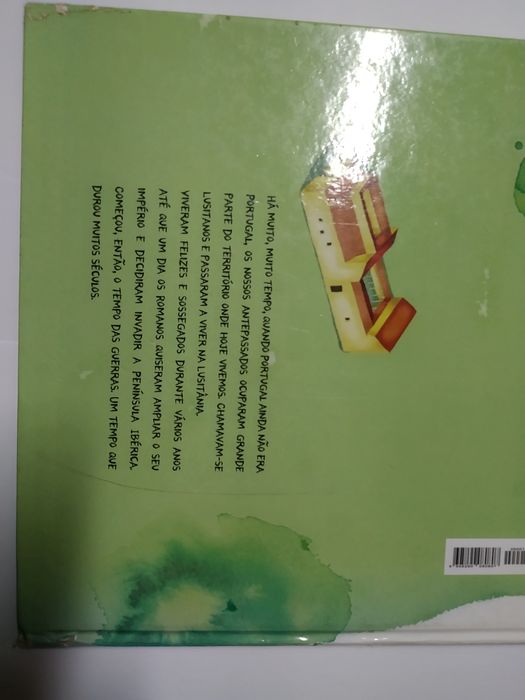 Livro "Um país à espera de nascer primeiros povos"