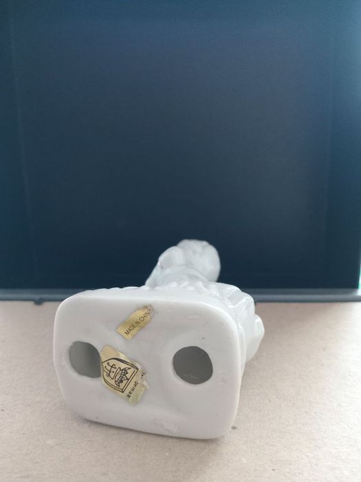 Фарфоровая статуэтка " Девочка на самокате с собачкой "