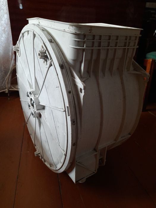 Бак стиральной машины Indesit с вертикальной загрузкой