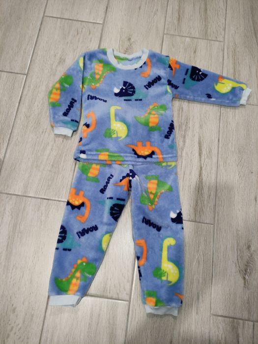 Продам пижамку детскую теплую на 1-2 года