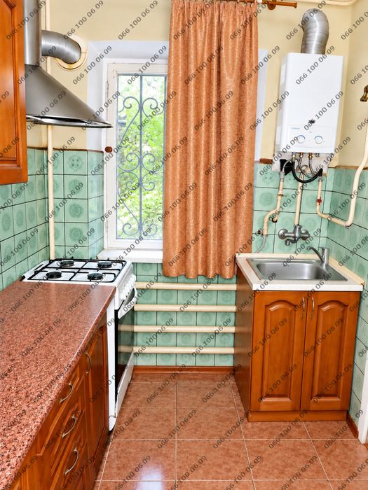 Продам частину будинку м. Вишневе вул. Молодіжна, заг. 51,20 м², є гараж та літня кухня