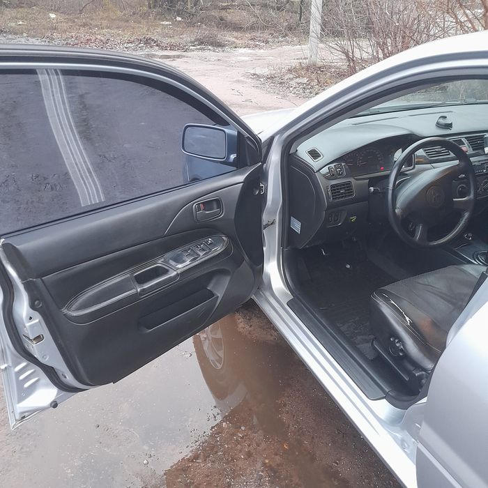 Лансер 9 1.6 бензин