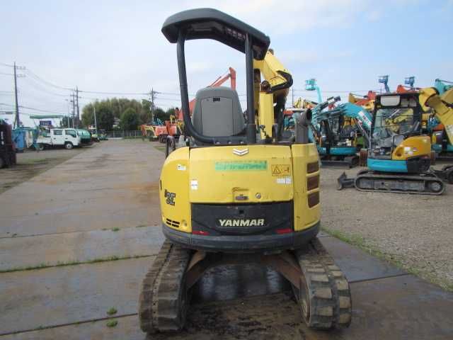 Гусеничный экскаватор Yanmar B3-6A