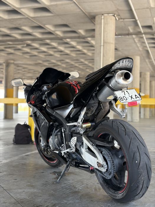 Vendo cbr600rr preta 2004