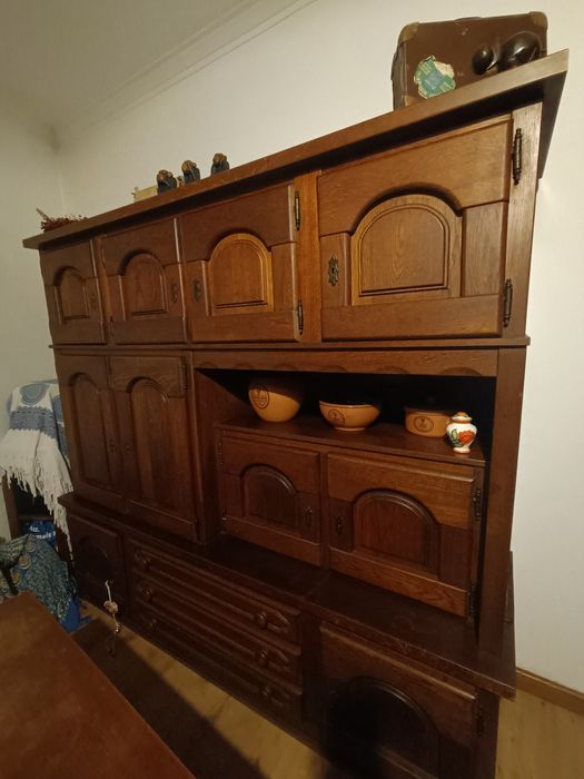 Móvel de sala em madeira holandesa