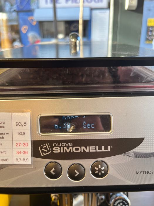 Sprzedam profesjonalny młynek do kawy Nuova Simonelli Mythos One Clima