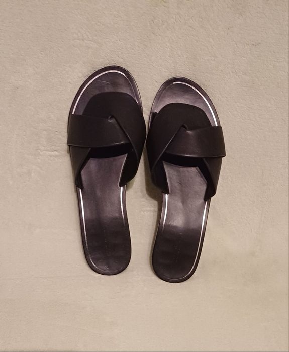 Klapki skórzane Even&Odd r.38
Klapki płaskie