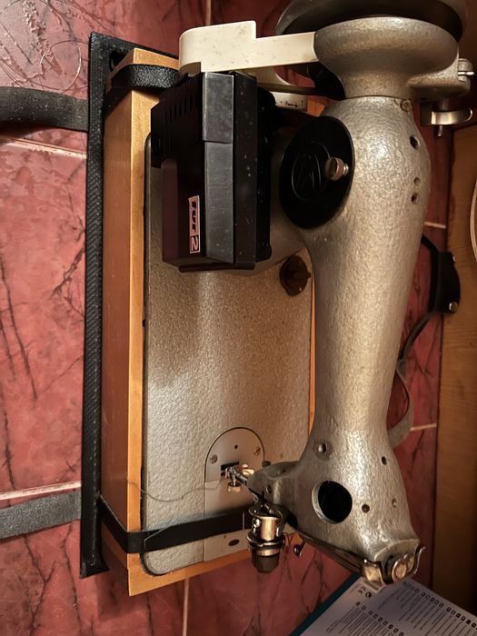 Швейна машинка tur 2