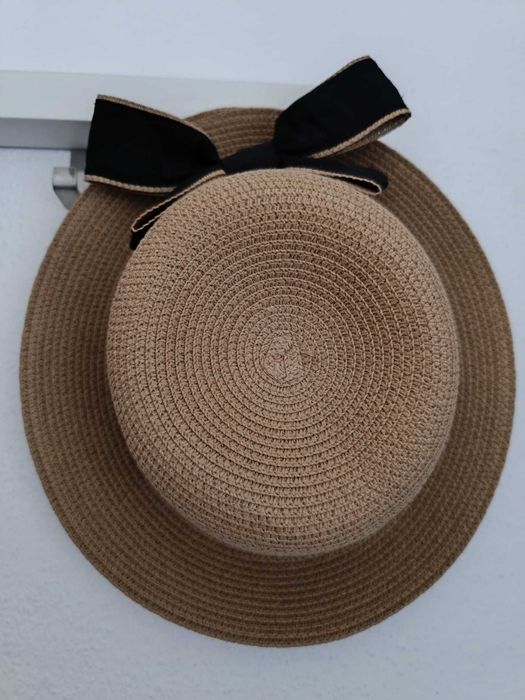 chapéu de verão impecável, sem uso.