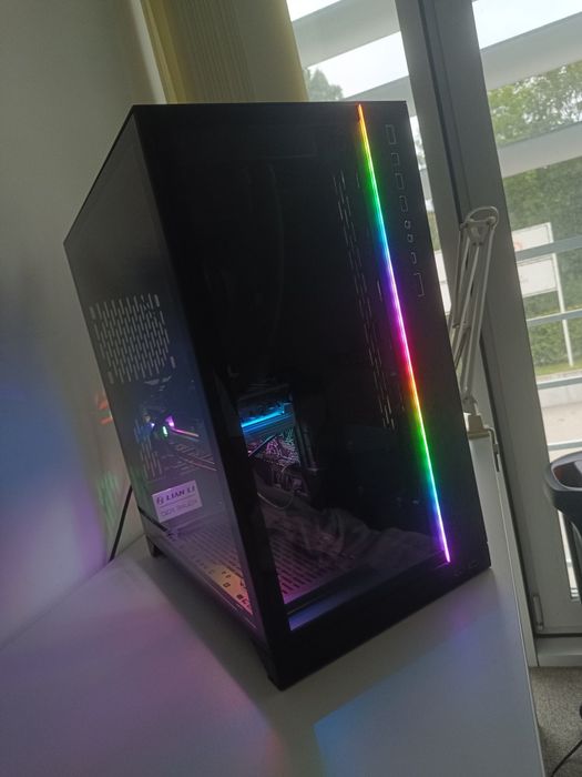 PC Gaming Ryzen 7 7800X3D | RX 9070 XT Steel Legend | 32GB DDR5 | B650E | 990 PRO | AM5