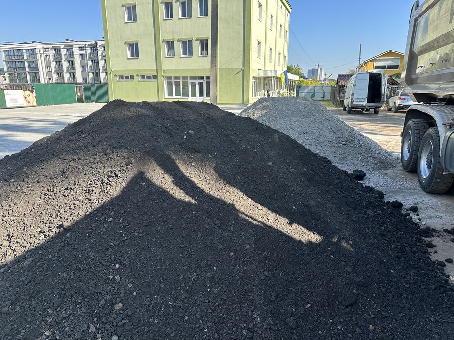 Пісок річковий, пісок яружний(овражний), щебінь фр. 5*20,20*40,40*70