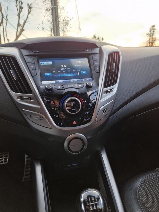 Hyundai veloster64695014694786123