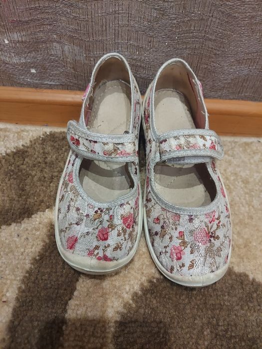 Продам мокасины на девочку