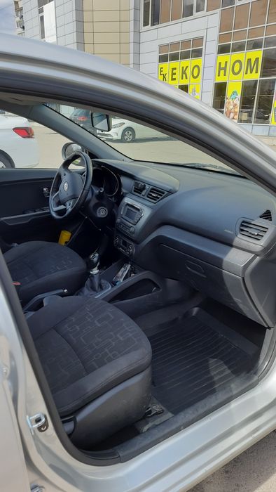 Кіа Ріо 2012 1.6 бензин власник